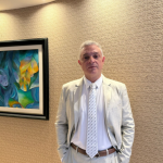 Leonardo Manzan destaca que a transição entre regimes tributários deve preservar a segurança jurídica dos contribuintes.